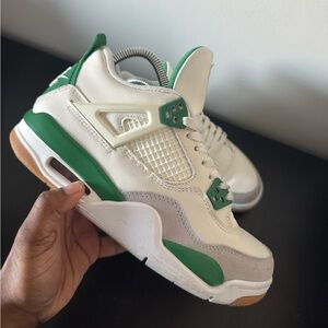 Air Jordan 4 Nike SB Pine Green DR5415 103